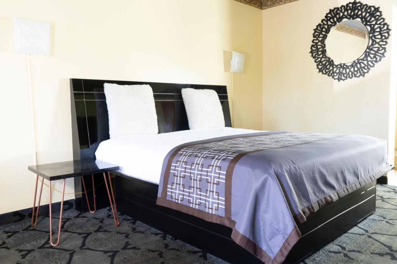 Luxe Romantic Suites Dolton Exterior foto