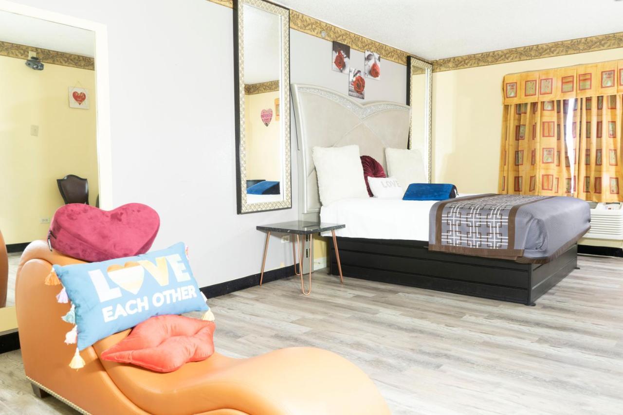 Luxe Romantic Suites Dolton Exterior foto