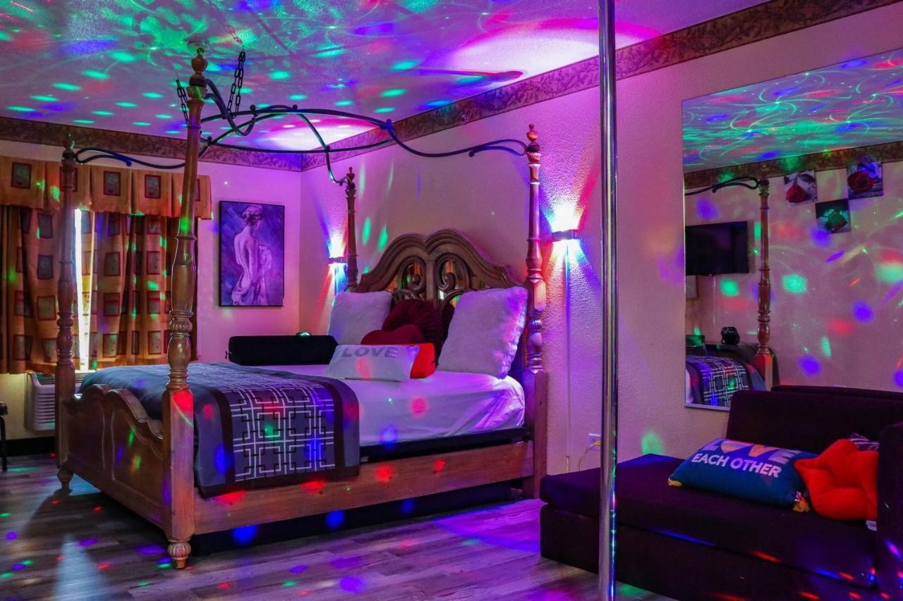 Luxe Romantic Suites Dolton Exterior foto